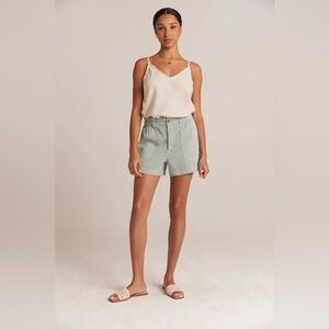 Bella Dahl Callie Ruffle Shorts in Green